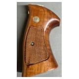 Nice Smith & Wesson N-Frame Walnut Grips