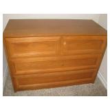 Oak chest of drawers