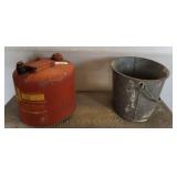 GALVONIZED 5 GAL GAS CAN AND BUCKET