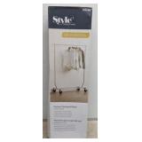 STYLE SELECTIONS GARMET RACK