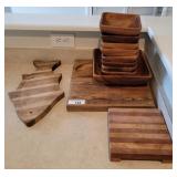 ASSORTED CUTTING BOARDS AND WOOD BOWLS