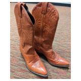 LADIES BOOTS SIZE 7