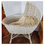 WICKER BASSINET