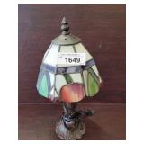 TIFFANY STYLE LEADED STAINED GLASS LAMP