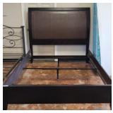 PADDED LEATHER TYPE QUEEN SIZE BED WITH