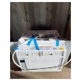 TCL WINDOW AIR CONDITIONER W/ REMOTE