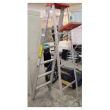 DAVIDSON 6 FT ALUMINUM A-FRAME LADDER