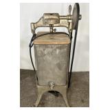 DAZEY ELECTRIC BUTTER CHURN