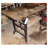 METAL INDUSTRIAL WORKBENCH