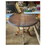 28IN ROUND DROP LEAF TABLE