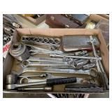 SOCKET AND WRENCH SET