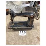 Antique Singer Sewing Machine #G8873057