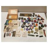 TRAY LOT OF PATCHES, PINS, KNIVES, 1930