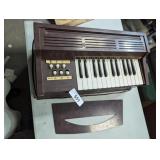 Magnus Electric Chord Organ