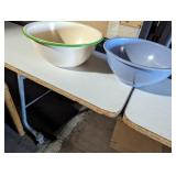 Plastic Bowl & Enamel Bowl