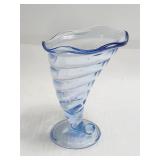 Bormioli Rocco H:7" Swirl Glass Cornucopia Vase