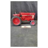 International Farmall 966 Hydro Tractor - metal