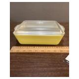 Pyrexx number 303B refrigerator dish with lid