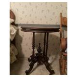 Walnut Victorian parlor table 24 x 18 28 1/2