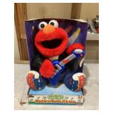 Rock ï¿½nï¿½ roll Elmo needs battery