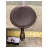 Round cast-iron griddle