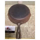 Cast-iron skillet 85E hammered look