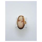 3.2g 10k yg ring with cameo;