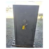 LARGE CENTURION GUN SAFE- NO COMBINATION