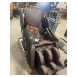 FULL BODY MASSAGE CHAIR