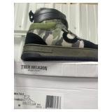 SZ 8 TRUE RELIGION TENNIS SHOES