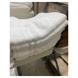 6 PLUSH BATH TOWELS