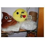 bedding,stuffed animals,wall pictures & items