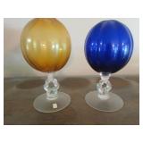 2 cambridge glass vases