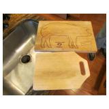 2 cutting boards