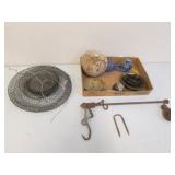 scales,fish holder & items