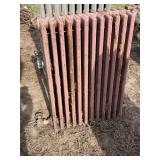 Vtg cast iron radiator.