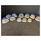 Lot of 11 vtg snow globes w/Christmas scenes.