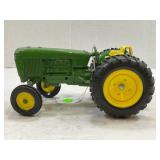 ERTL 1/16 SCALE JOHN DEERE TOY TRACTOR