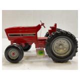 ERTL 1/16 SCALE INTERNATIONAL TOY TRACTOR