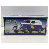 NAPA 1935 FORD SEDAN DELIVERY 1:24 SCALE DIECAST