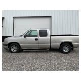 2005 CHEVROLET EXTENDED CAB LS 2WD 1/2 TON PICKUP