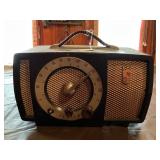 VINTAGE ZENITH TUBE RADIO