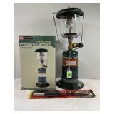 OZARK TRAIL DOUBLE MANTLE PROPANE LANTERN W/TANK