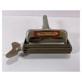 TOWNSEND VINTAGE FISH SKINNER