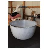 Gray Graniteware tub with side handle and bail