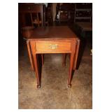 Biggs Richmond Va Chippendale mahogany drop leaf