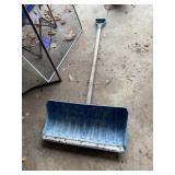 SNOW SHOVEL