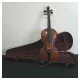 Vintage violin no bow and the case needs repaired