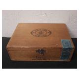 Vintage wooden corina Larks cigar box