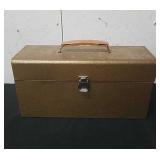 Vintage metal box with vintage 45s please preview